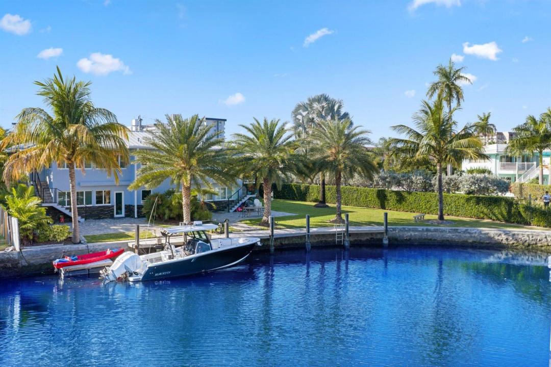 830 SE 22nd Avenue, Pompano Beach, Florida 33062, USA