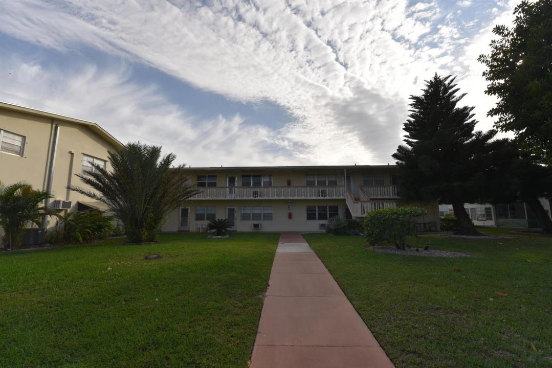 112 Salisbury E, West Palm Beach, Floryda 33417, USA