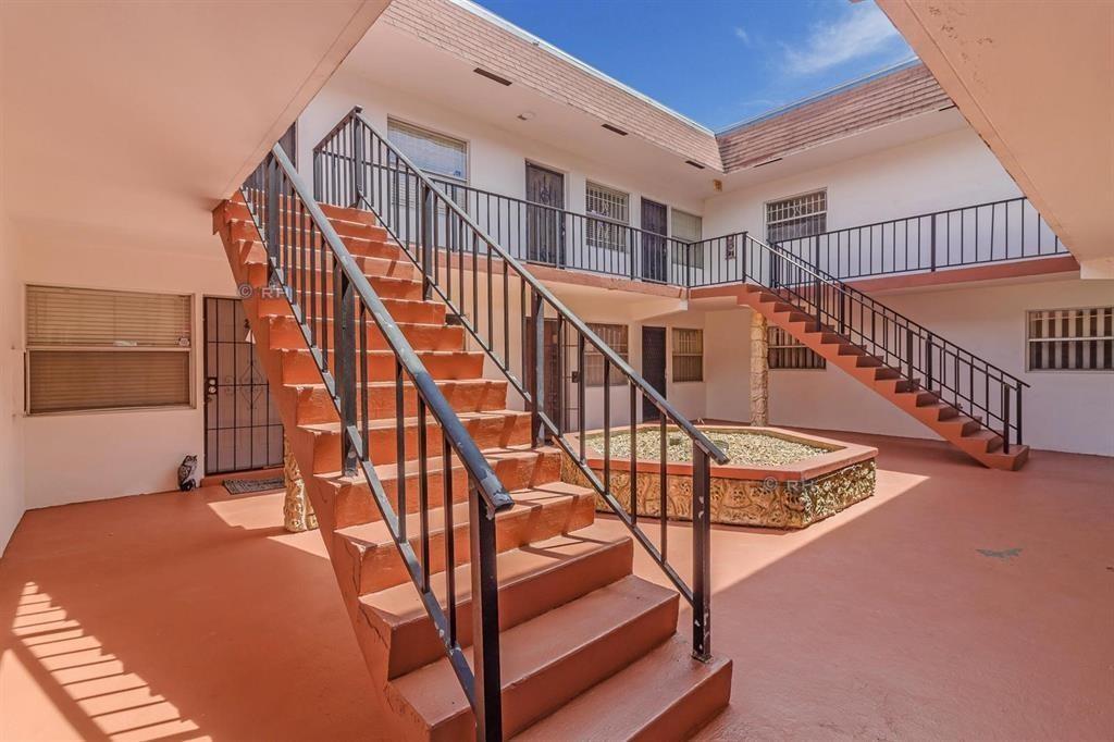230 SW 1st Street G-8, Pompano Beach, Floride 33060, États-Unis