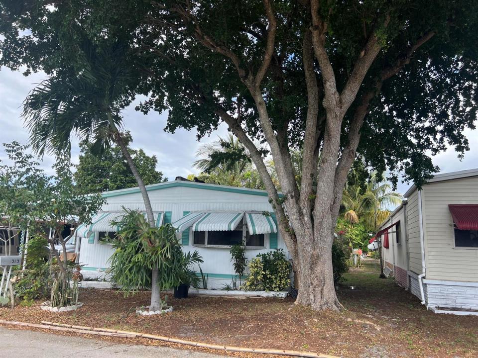 313 NW 48th Court, Pompano Beach, Florida 33064, USA