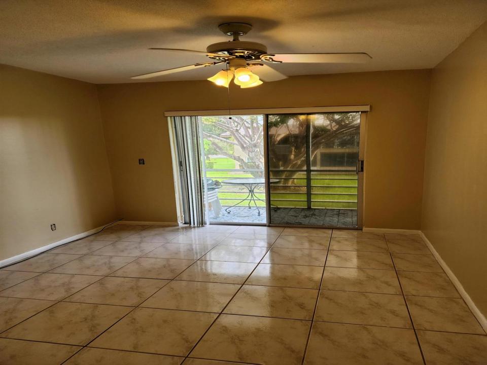 239 Coventry J, West Palm Beach, Florida 33417, USA