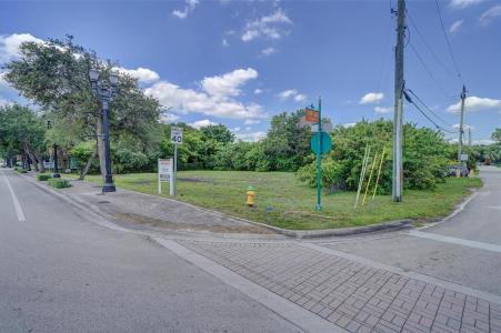 6404 SW 46th Street, Davie, Florida 33314