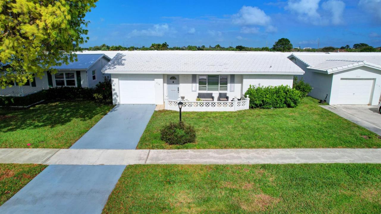 716 SW 18th Street, Boynton Beach, Florida 33426, USA