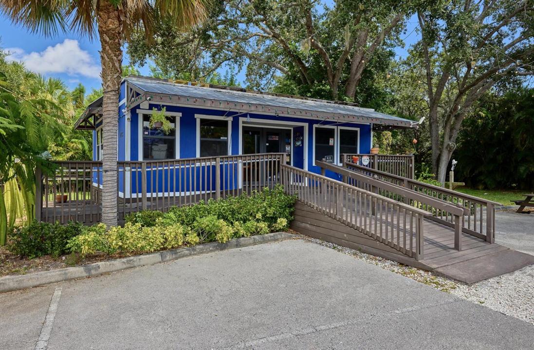 2155 NW Federal Highway, Jensen Beach, Floride 34957, États-Unis