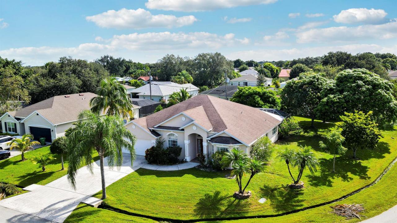 2085 SW Aladdin Street, Port St. Lucie, Floride 34953, États-Unis