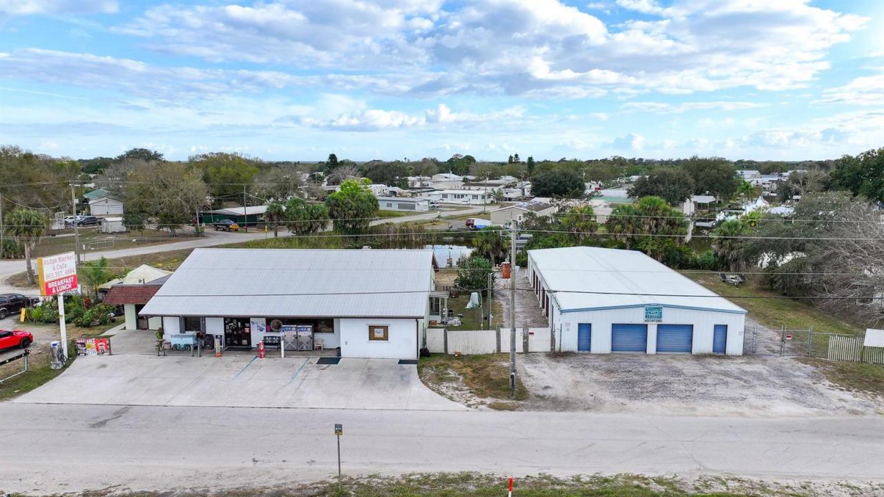 1110 Buckhead Ridge Road, Okeechobee, Floride 34974, États-Unis