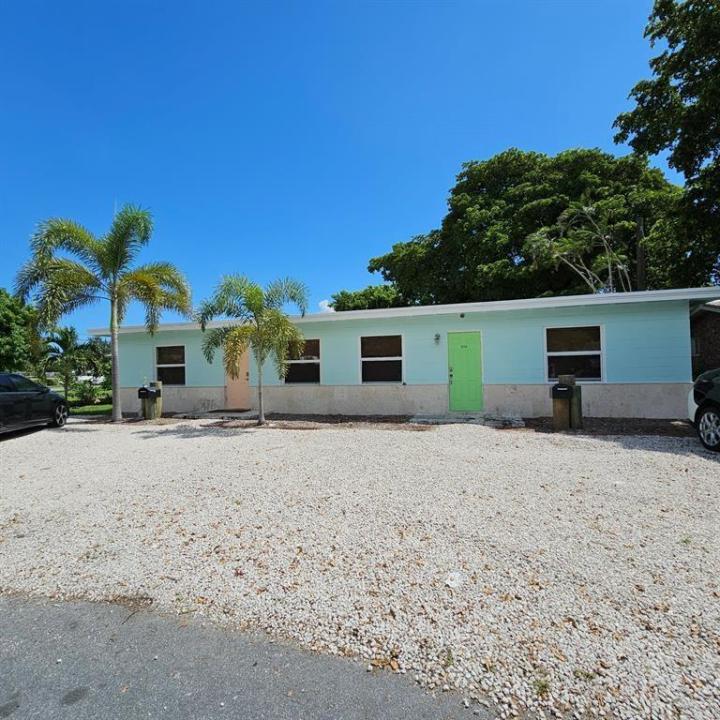 306 NE 13th Avenue, Pompano Beach, Florida 33060, USA
