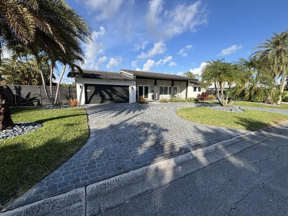 3017 NE 57th Street, Fort Lauderdale, Florida 33308, USA
