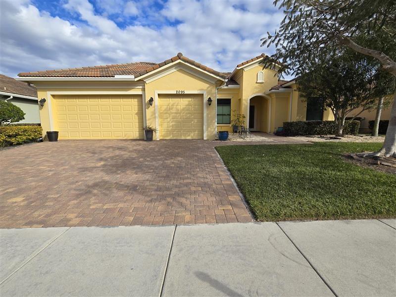 2095 NW Diamond Creek Way, Jensen Beach, Floride 34957, États-Unis