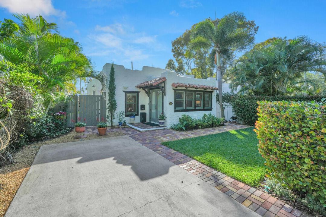 744 Penn Street, West Palm Beach, Florida 33401, USA