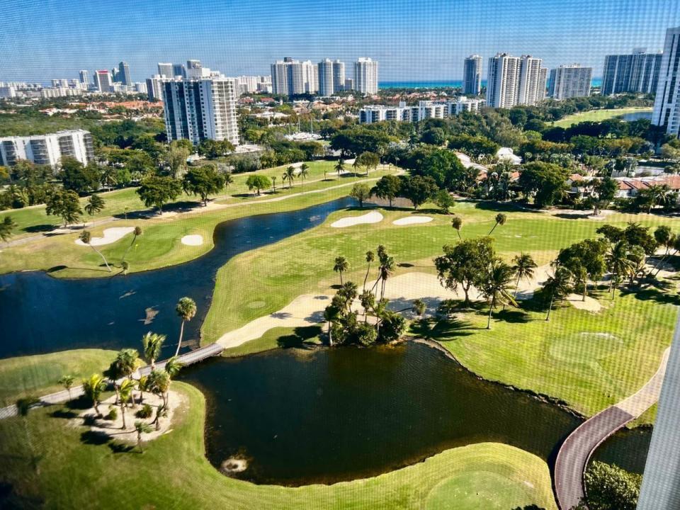 20379 W Country Club Drive 1932, Aventura, Florida 33180, USA