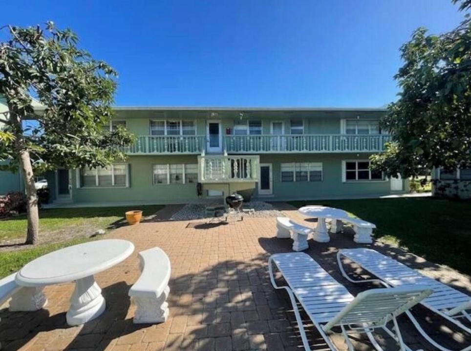 66 Easthampton C C, West Palm Beach, Floryda 33417, USA