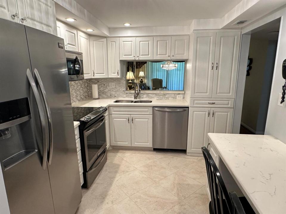 1101 Colony Point Circle 108, Pembroke Pines, Floride 33026, États-Unis