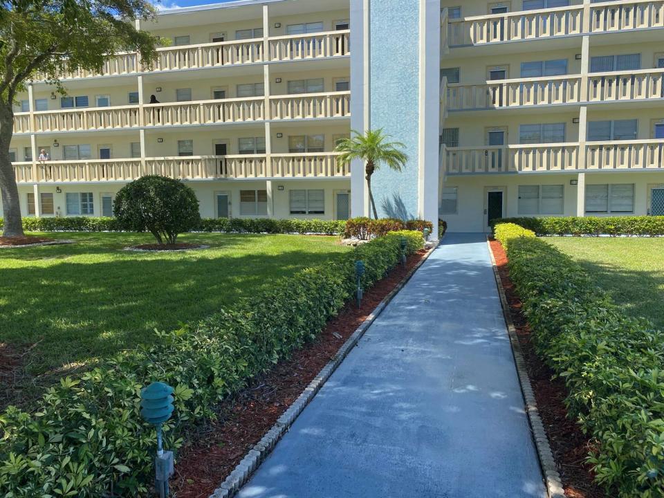 2054 Ainslie D, Boca Raton, Florida 33434, USA