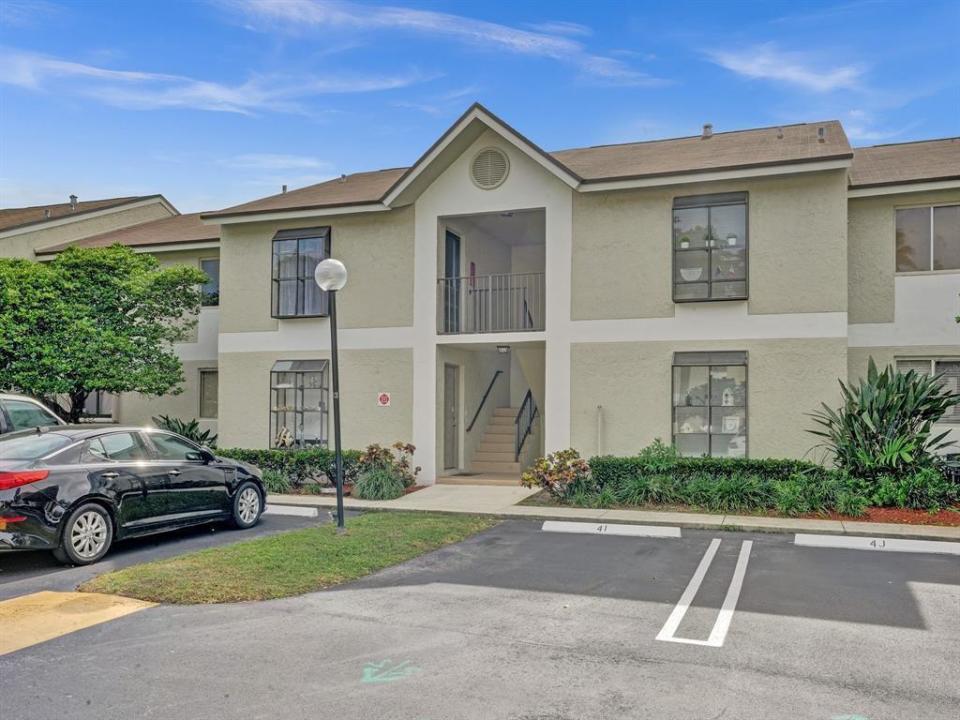 715 Gardens Drive 203, Pompano Beach, Floride 33069, États-Unis