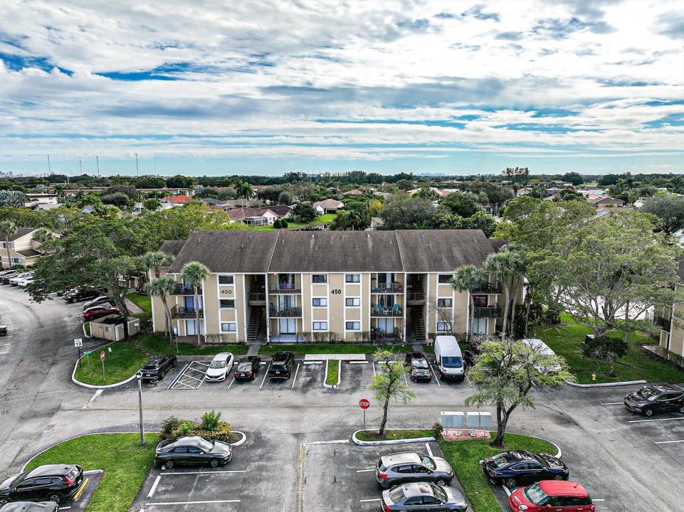 450 Palm Circle 106, Pembroke Pines, Floride 33025, États-Unis