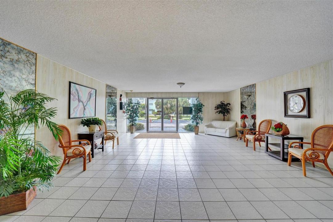 4881 NW 22nd Street A7, Lauderhill, Floride 33313, États-Unis