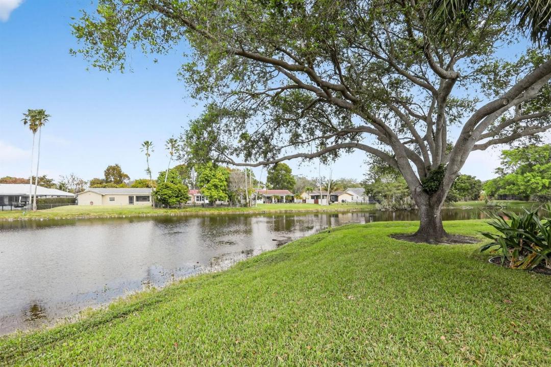 11477 NW 39th Court 307-1, Coral Springs, Florida 33065, Amerika Birleşik Devletleri