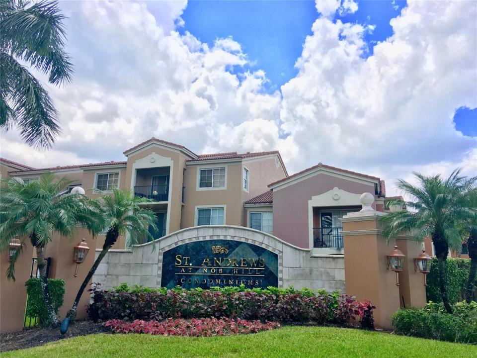 7950 N Nob Hill Road 203, Tamarac, Floride 33321, États-Unis