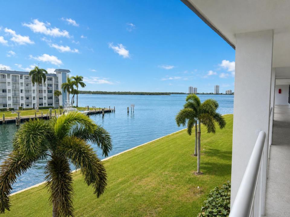 111 Shore Court 302, North Palm Beach, Floride 33408, États-Unis