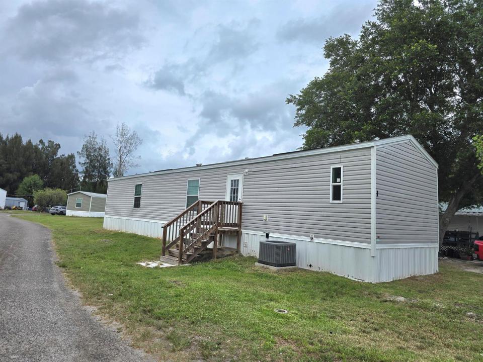 4649 NW 30th Street, Okeechobee, Florida 34972, USA