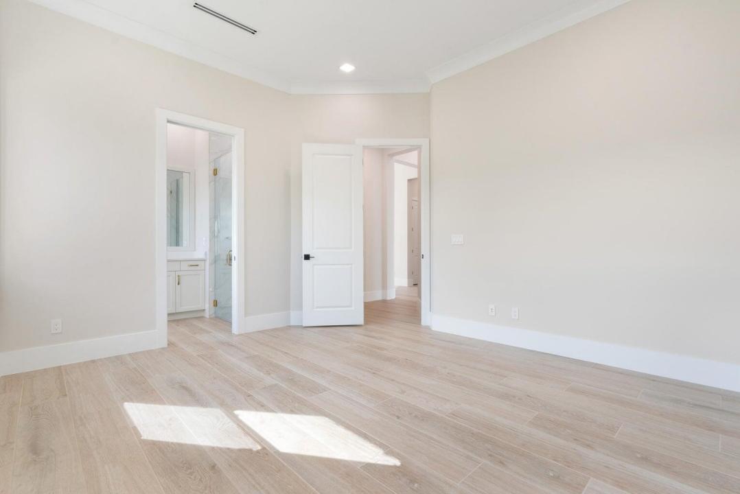 109 SE Via Verona, Port St. Lucie, Florida 34984, USA