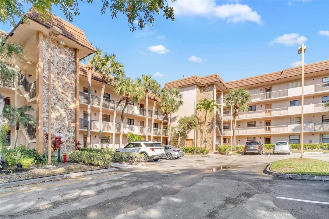 4975 E Sabal Palm Boulevard 408, Tamarac, Florida 33319, Stati Uniti
