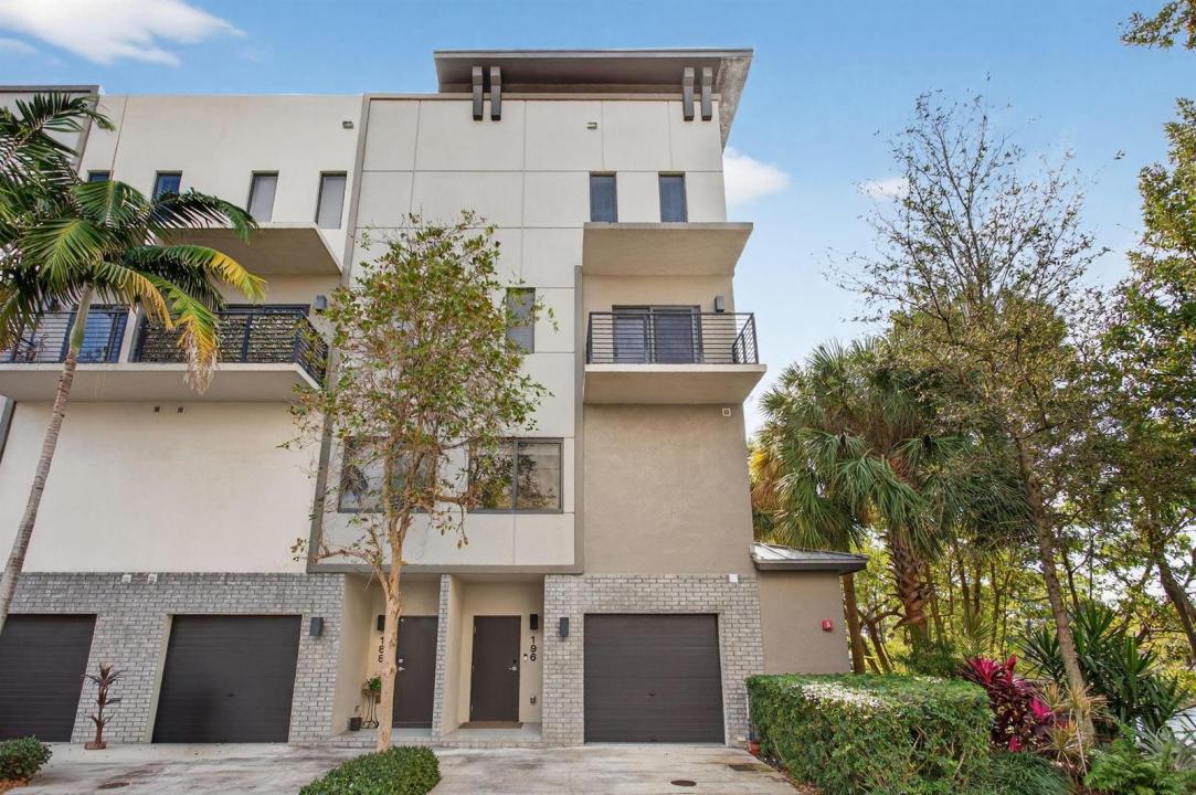 196 SE 4th Terrace K-1, Pompano Beach, Floride 33060, États-Unis