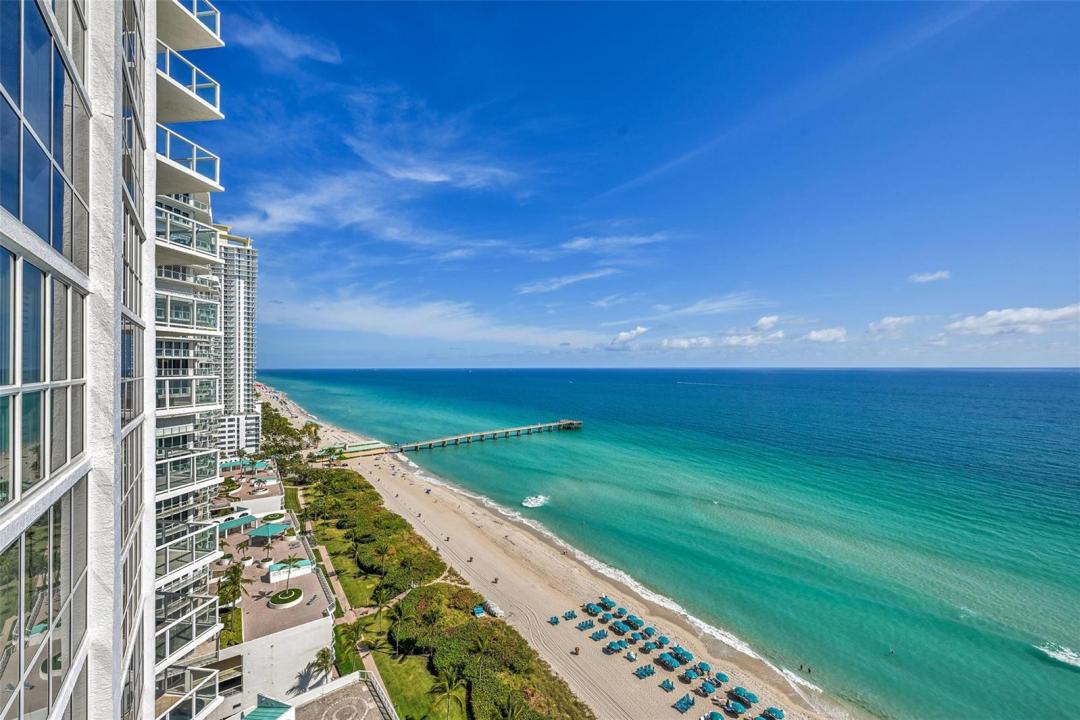 16425 Collins Avenue 2011, Sunny Isles Beach, Florida 33160, USA