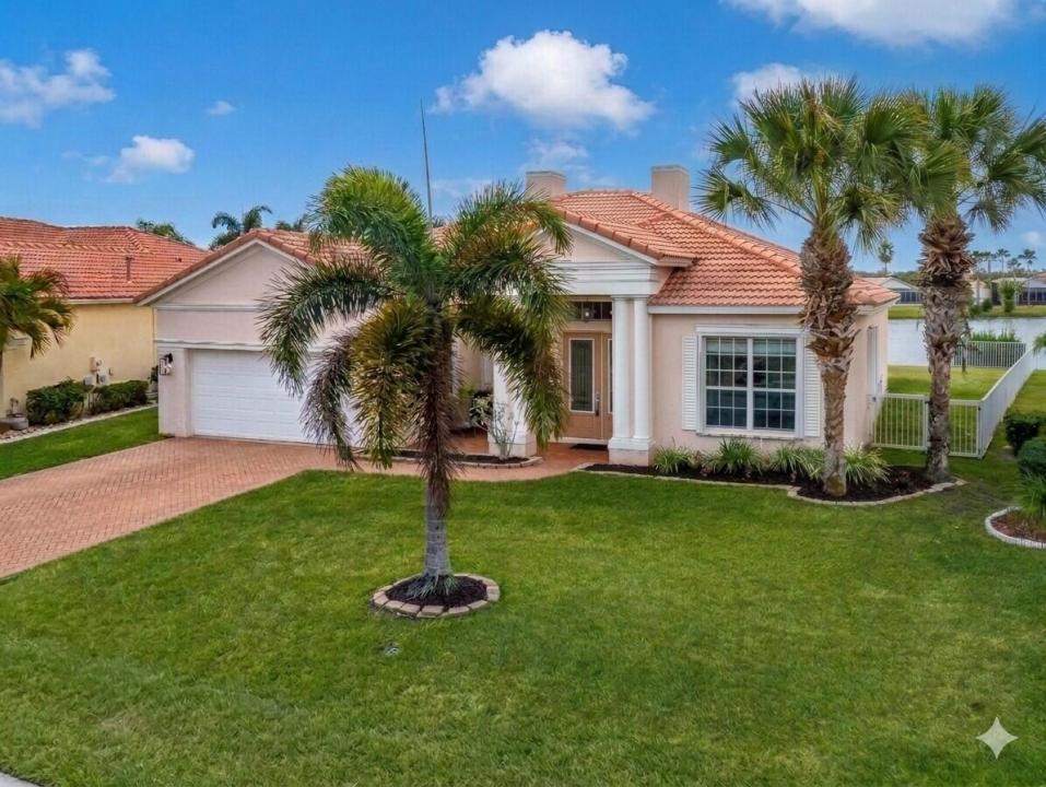 625 SW Long Key Court, Port St. Lucie, Florida 34986, USA