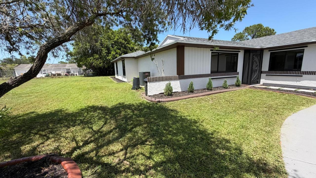 257 SW Cherryhill Road, Port St. Lucie, Floride 34953, États-Unis