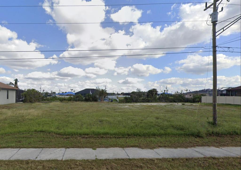 2513 Surfside Boulevard, Cape Coral, Florida 33914