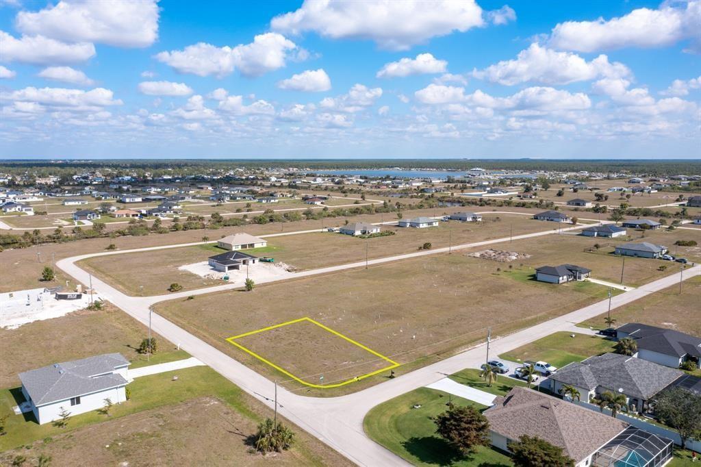 3927 NW 38th Terrace, Cape Coral, Floride 33993, États-Unis