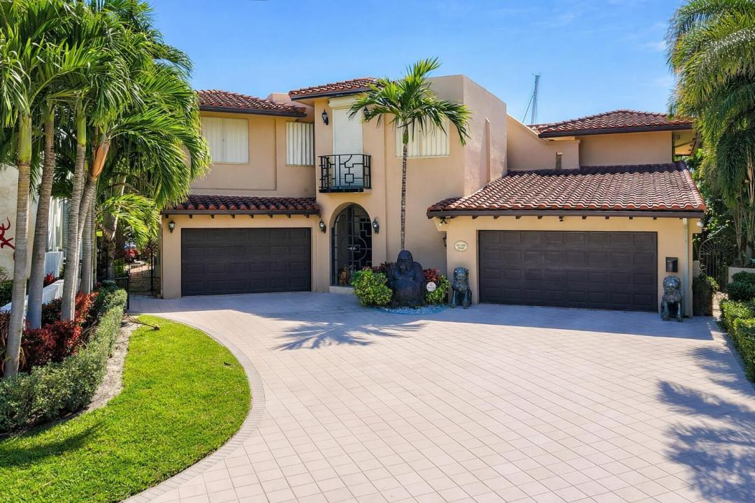 2850 NE 44th Street, Lighthouse Point, Florida 33064, USA