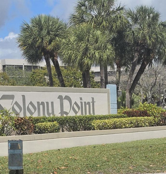 1001 Colony Point Circle 417, Pembroke Pines, Florida 33026, USA
