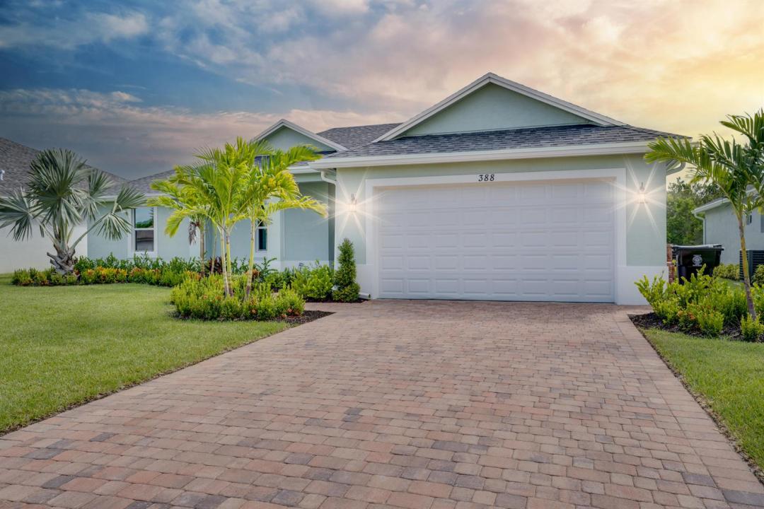 388 SW Vista Lake Drive, Port St. Lucie, Flórida 34983, Estados Unidos
