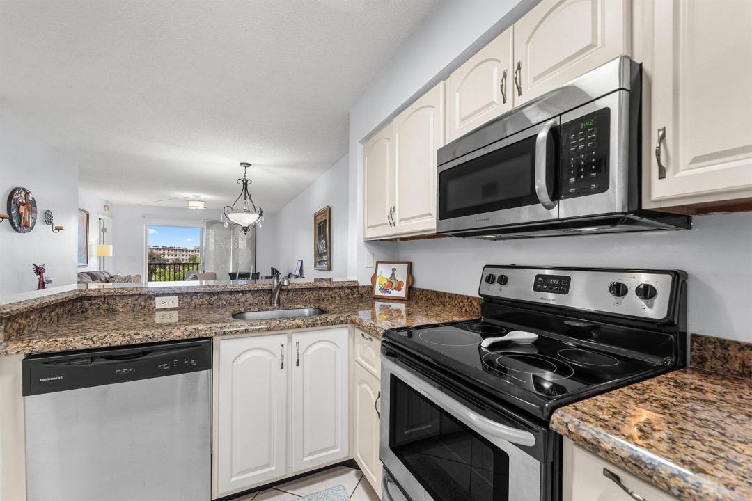 2222 N Cypress Bend Drive 403, Pompano Beach, Floride 33069, États-Unis