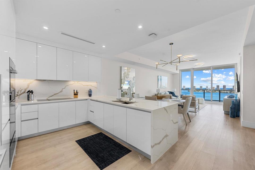 220 Lake Shore Drive 1410, Lake Park, Floride 33403, États-Unis
