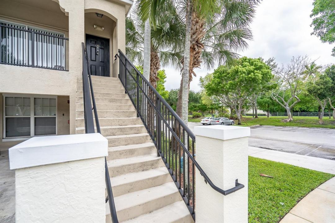 5800 W Sample Road 308, Coral Springs, Flórida 33067, Estados Unidos