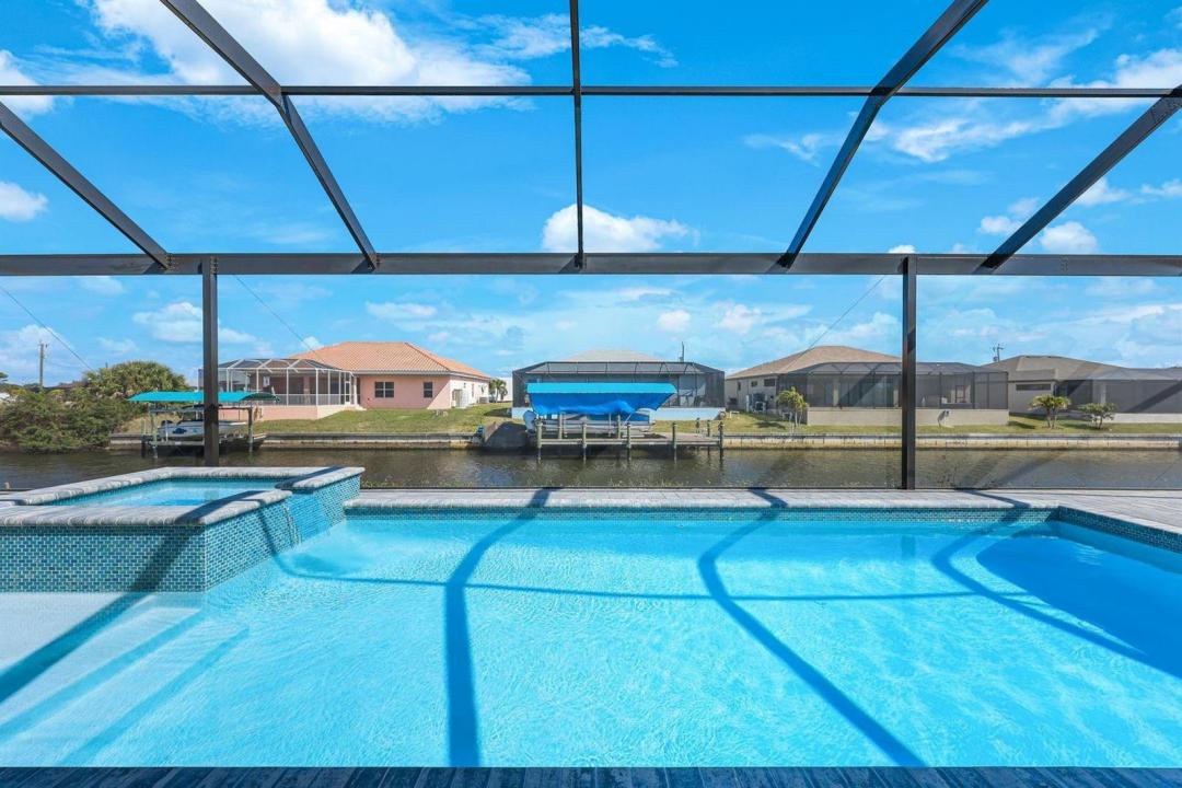 1925 NW 34th Place, Cape Coral, Floride 33993, États-Unis