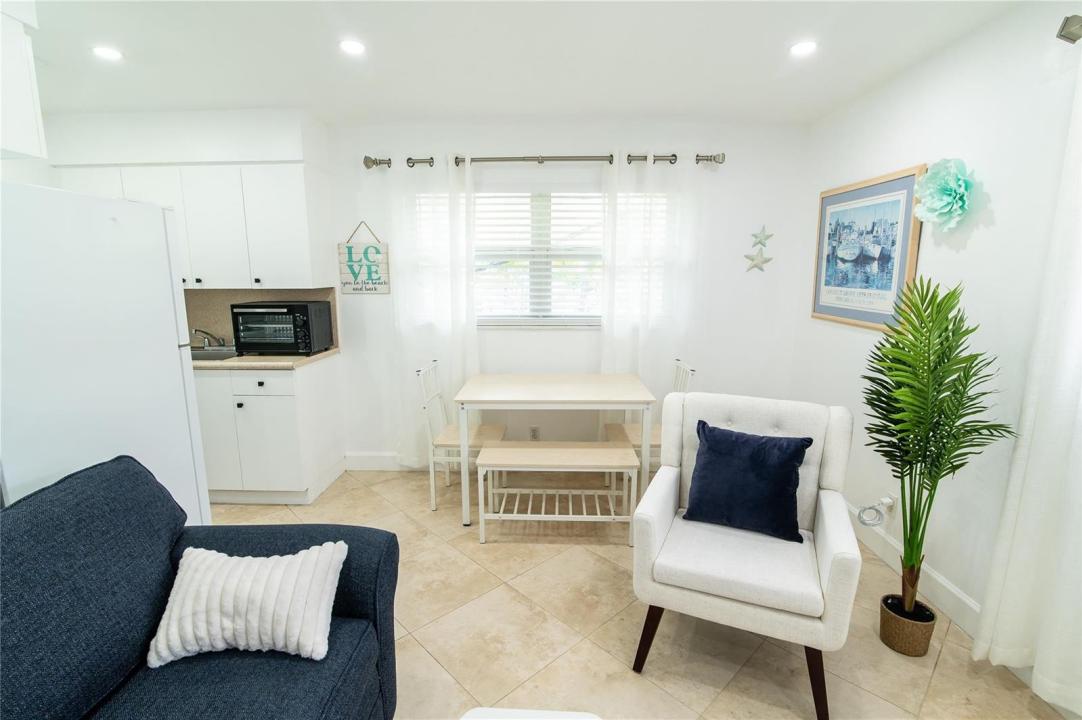 3230 NE 13th Street 203, Pompano Beach, Floride 33062, États-Unis