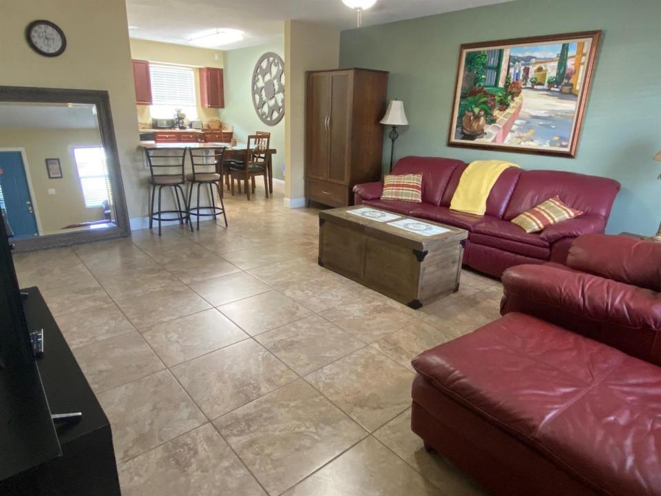801 Hummingbird Way 104, North Palm Beach, Florida 33408, USA