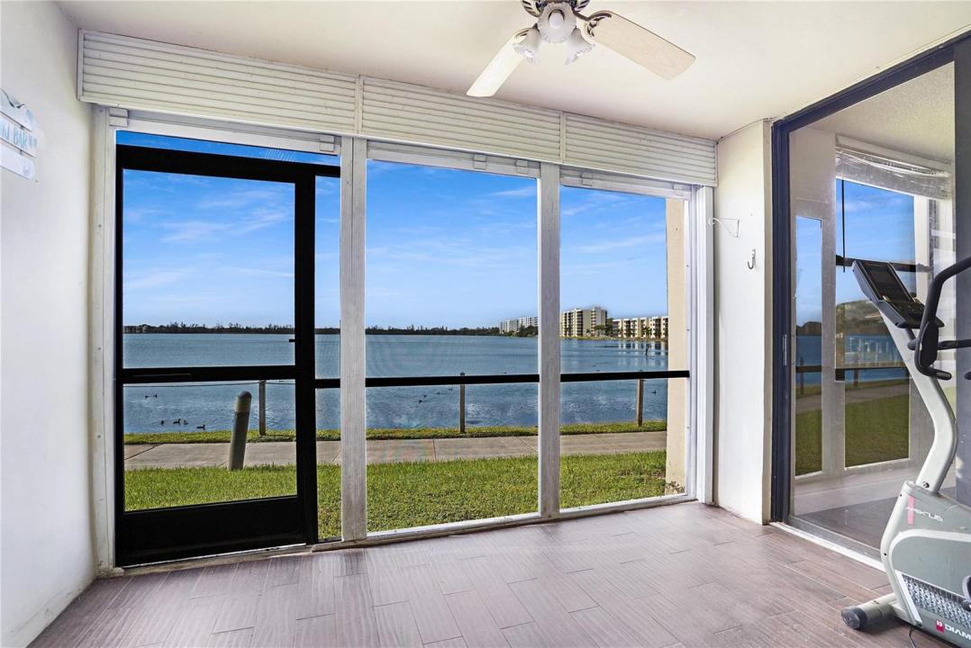 109 Lake Emerald Drive 110, Oakland Park, Floride 33309, États-Unis