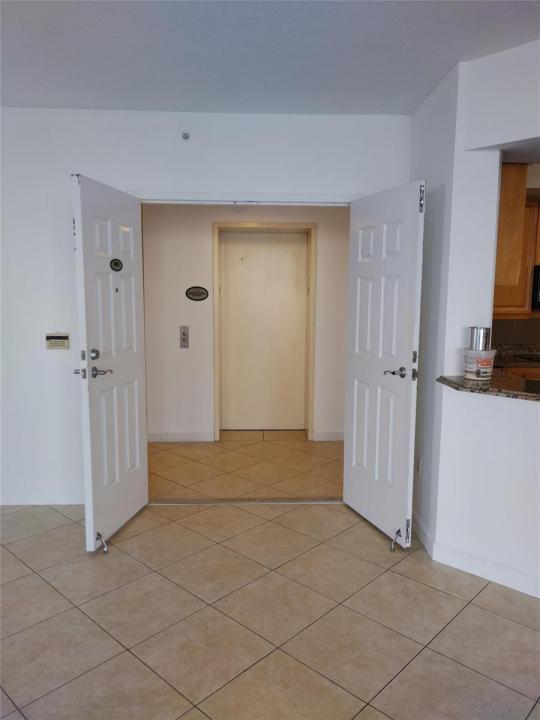 100 S Birch Road 1005d, Fort Lauderdale, Florida 33316, USA