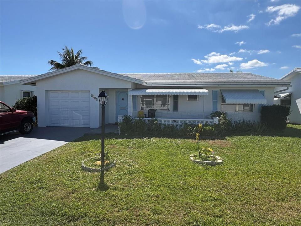 2392 SW 13th Terrace, Boynton Beach, Florida 33426, USA