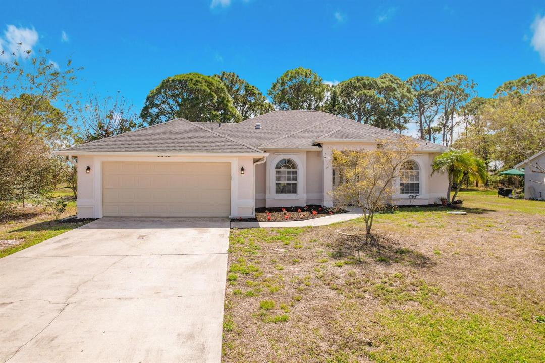 2342 SE Grand Drive, Port St. Lucie, Floride 34952, États-Unis