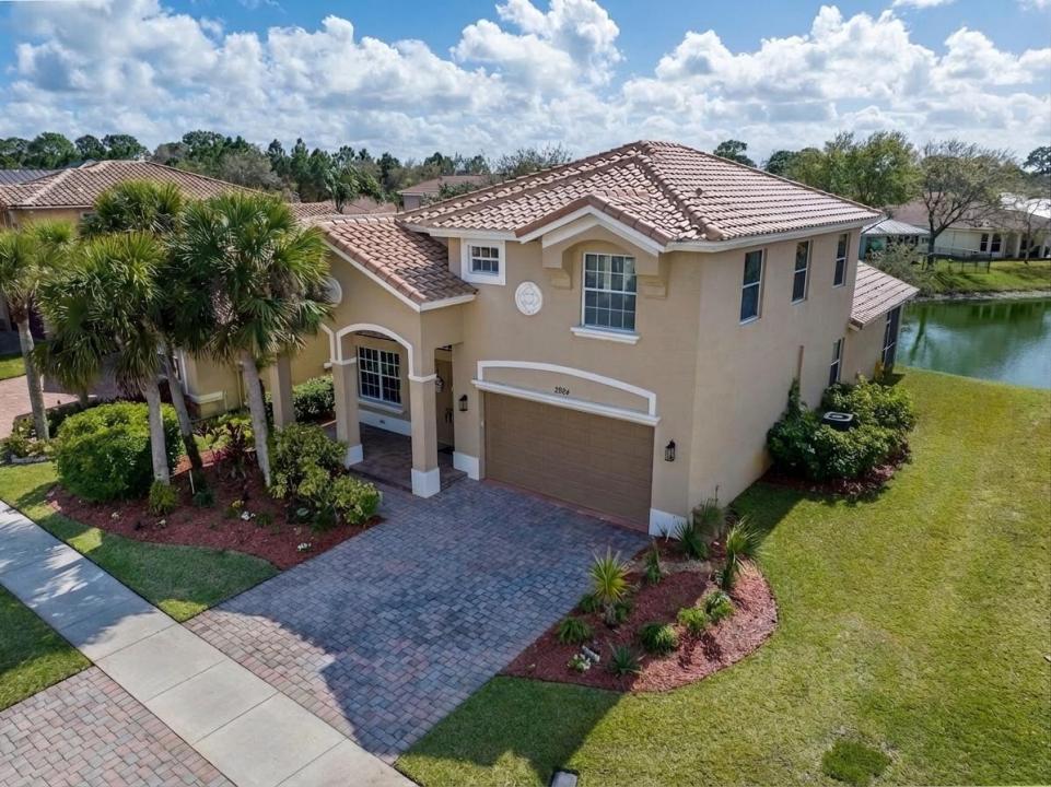 2924 SW Chatham Lane, Port St. Lucie, Flórida 34953, Estados Unidos