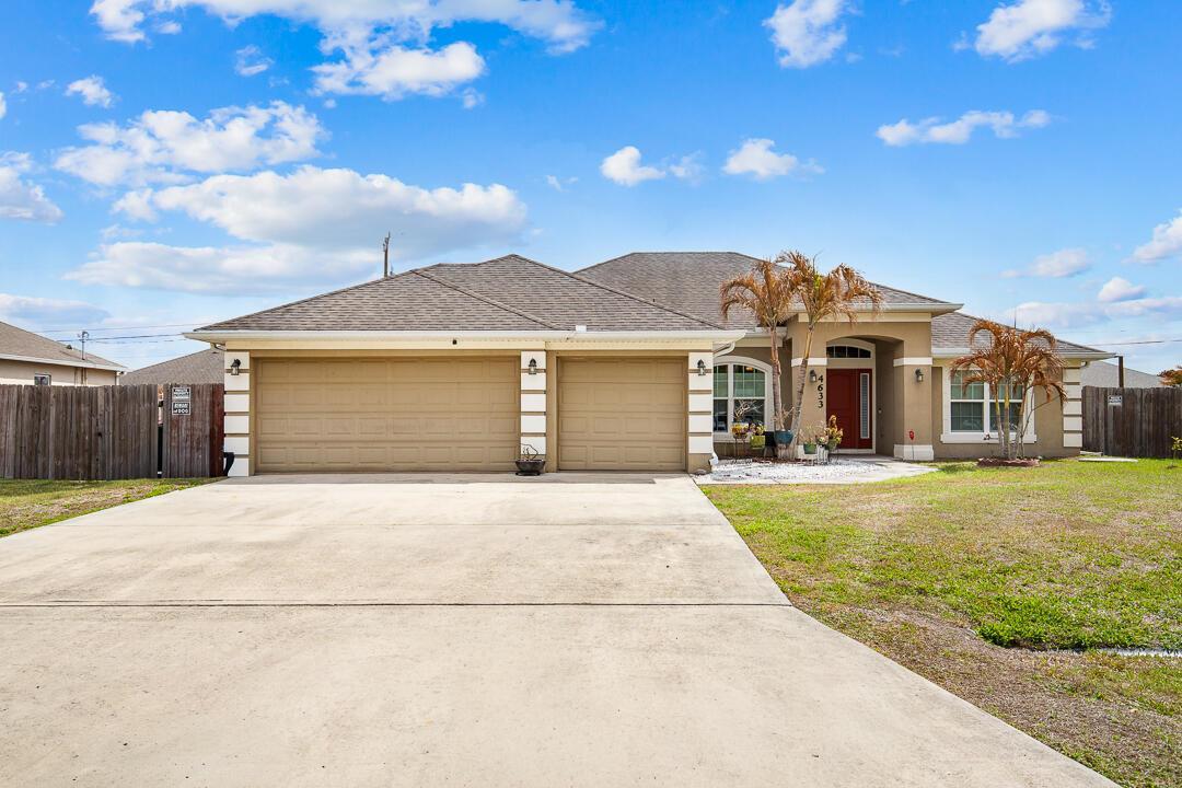 4633 SW Junietta Terrace, Port St. Lucie, Floride 34953, États-Unis