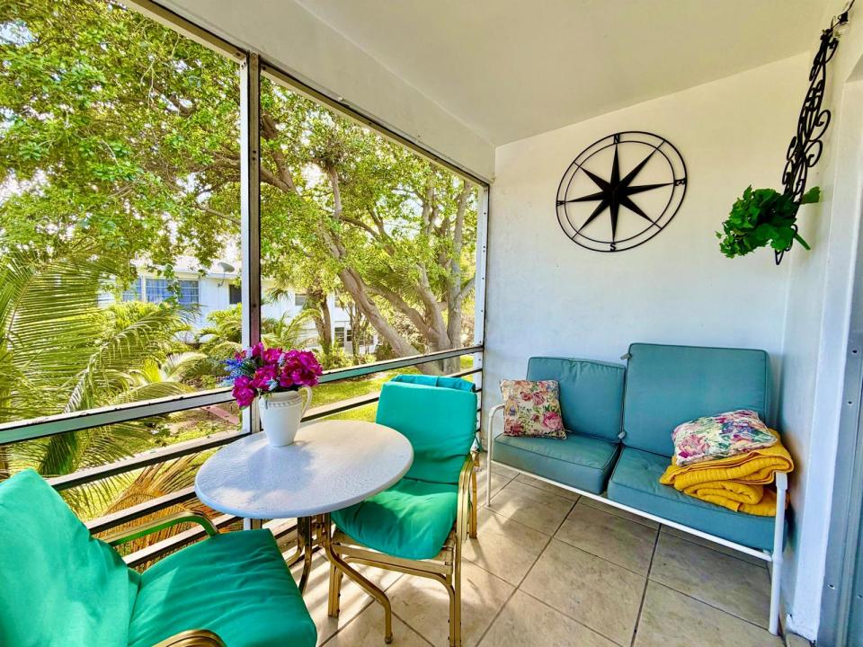 2551 W Golf Boulevard 204, Pompano Beach, Floride 33064, États-Unis