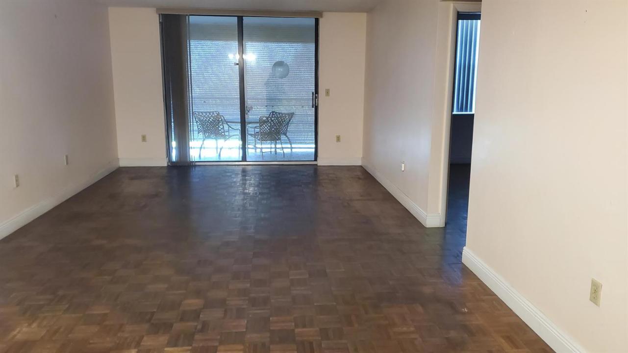 1400 Saint Charles Place 608, Pembroke Pines, Floride 33026, États-Unis